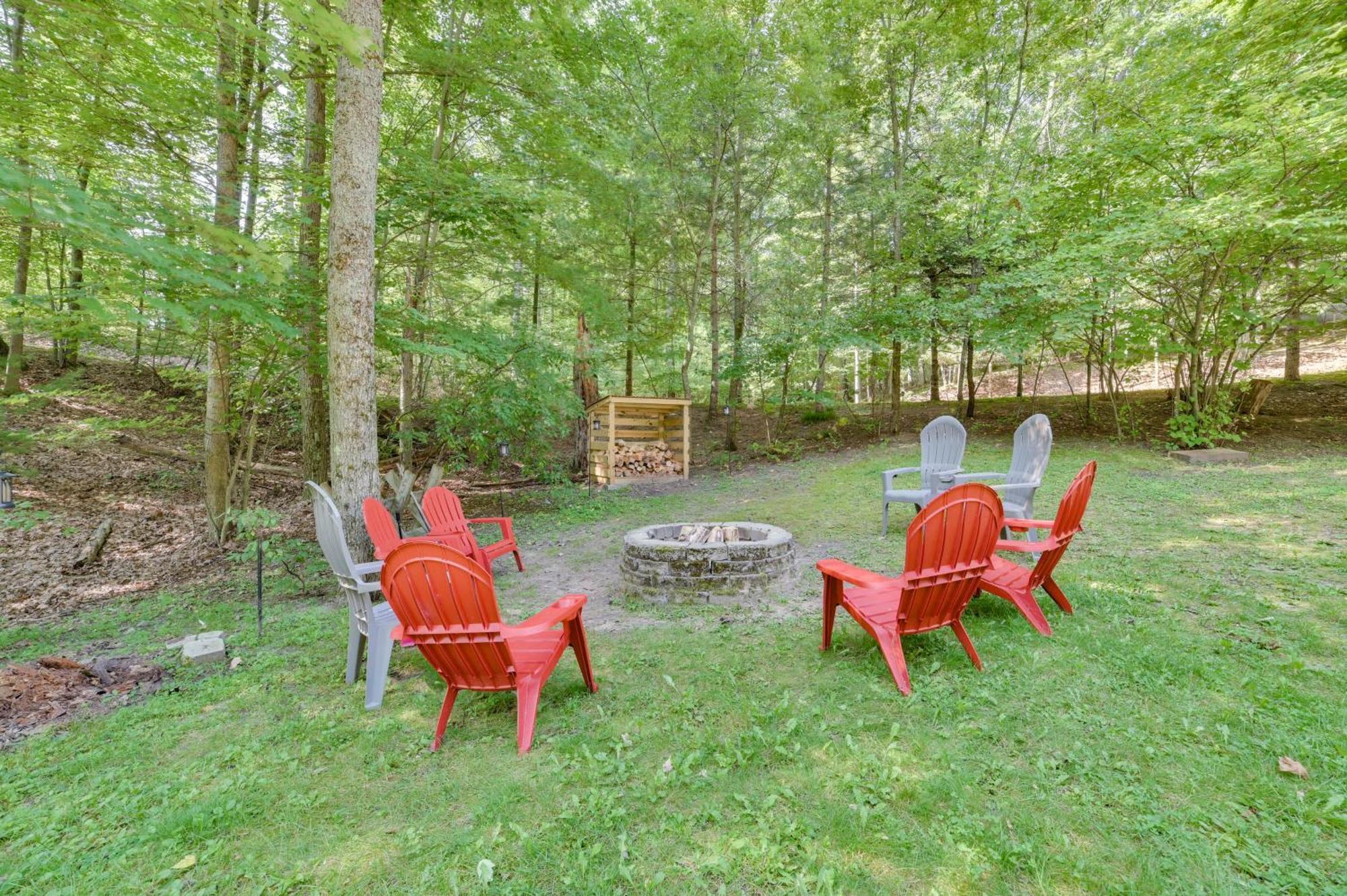 Roscommon Retreat With Deck About 1 Mile To Higgins Lake מראה חיצוני תמונה