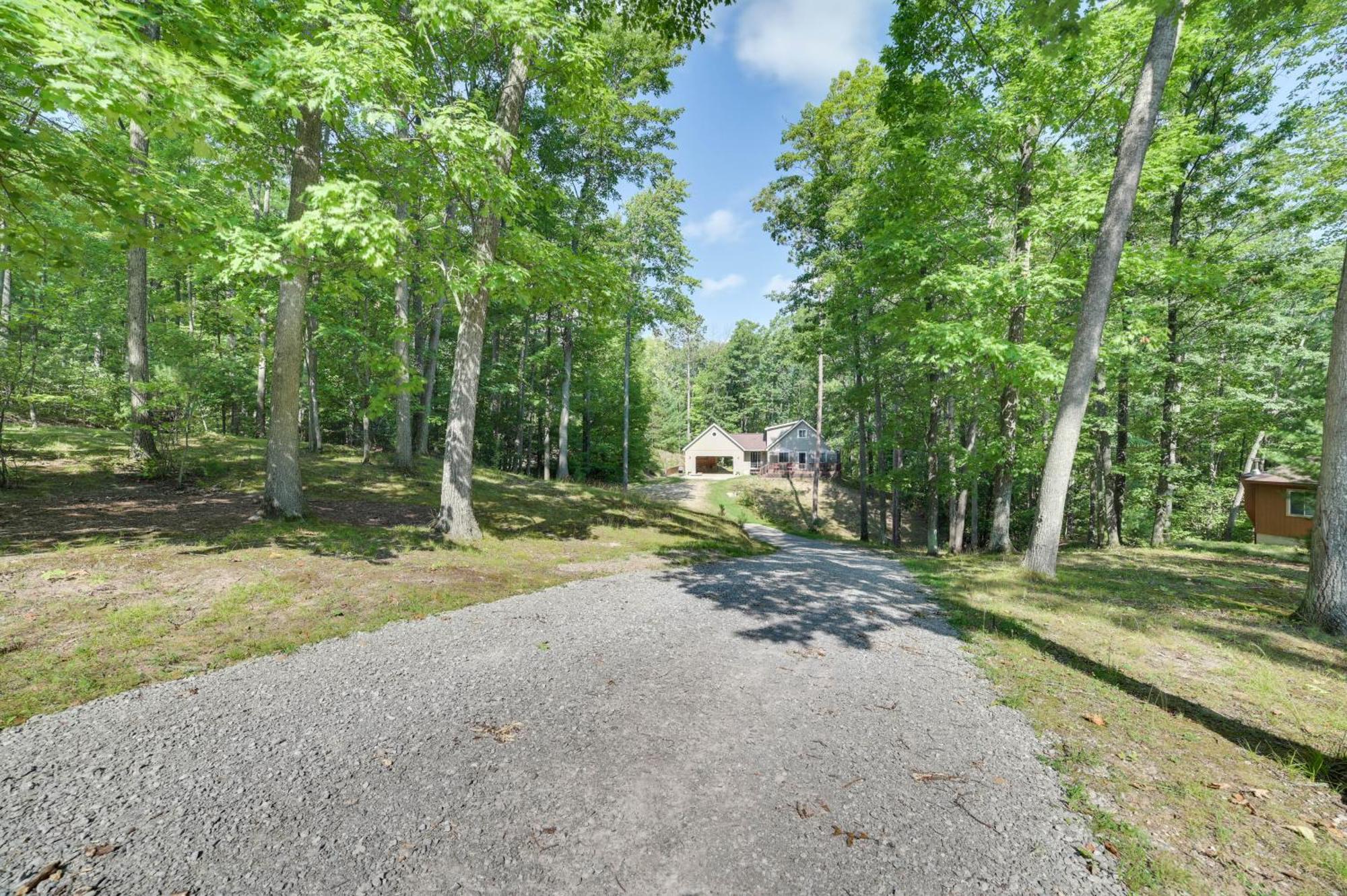 Roscommon Retreat With Deck About 1 Mile To Higgins Lake מראה חיצוני תמונה